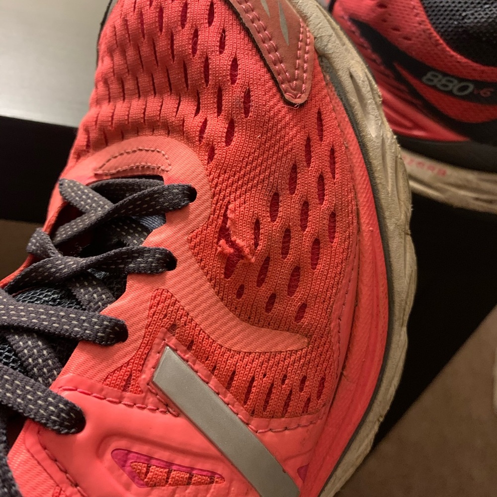 Pink New Balance 880 v6 abzorb running shoes